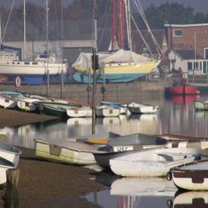 tnbusy boatyard